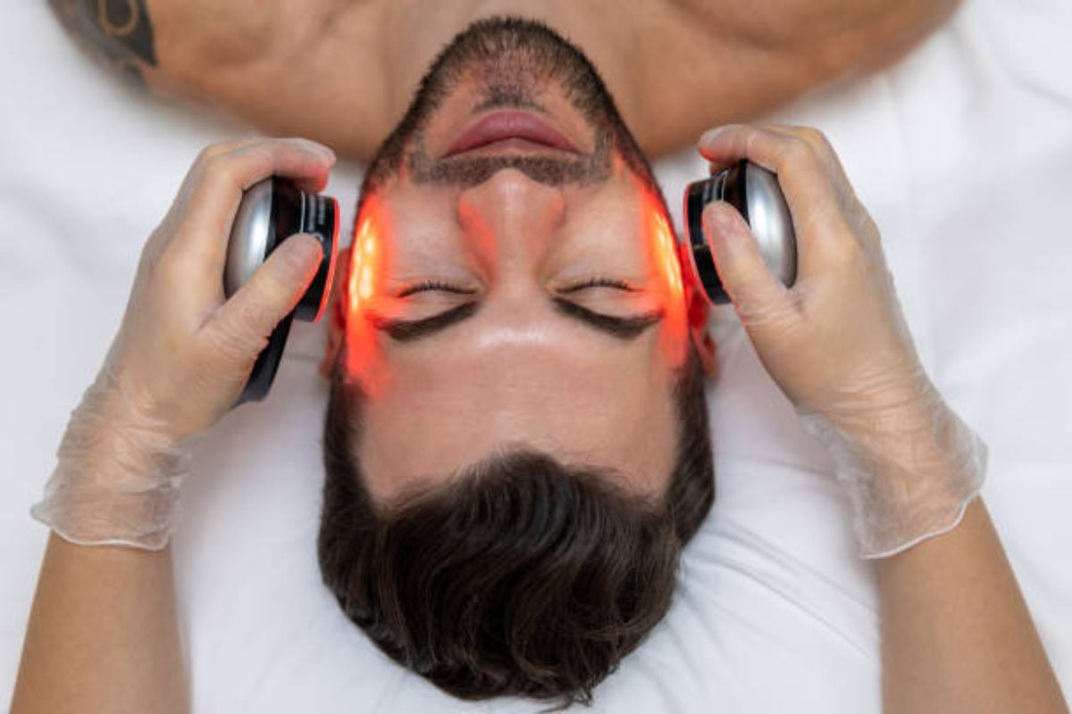 Infrared and Red Light Therapy for Men: Breaking Down the Glow Barrier