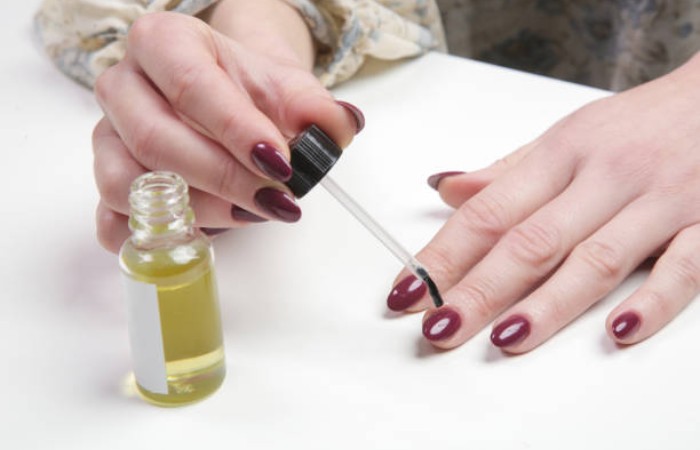 How to Incorporate a Nail Growth Serum into Your Routine