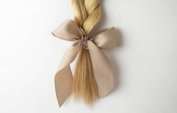 Minimalist Ribbon Strands